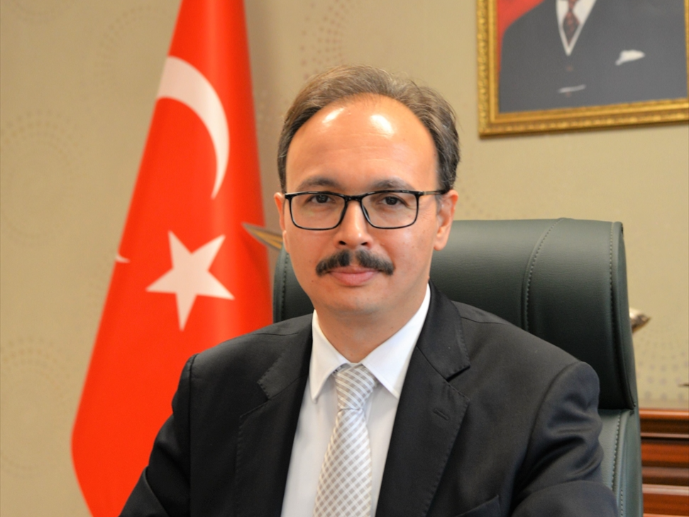 Siirt Belediye Başkanı değişti! Başkanın ilk kararı gündem oldu