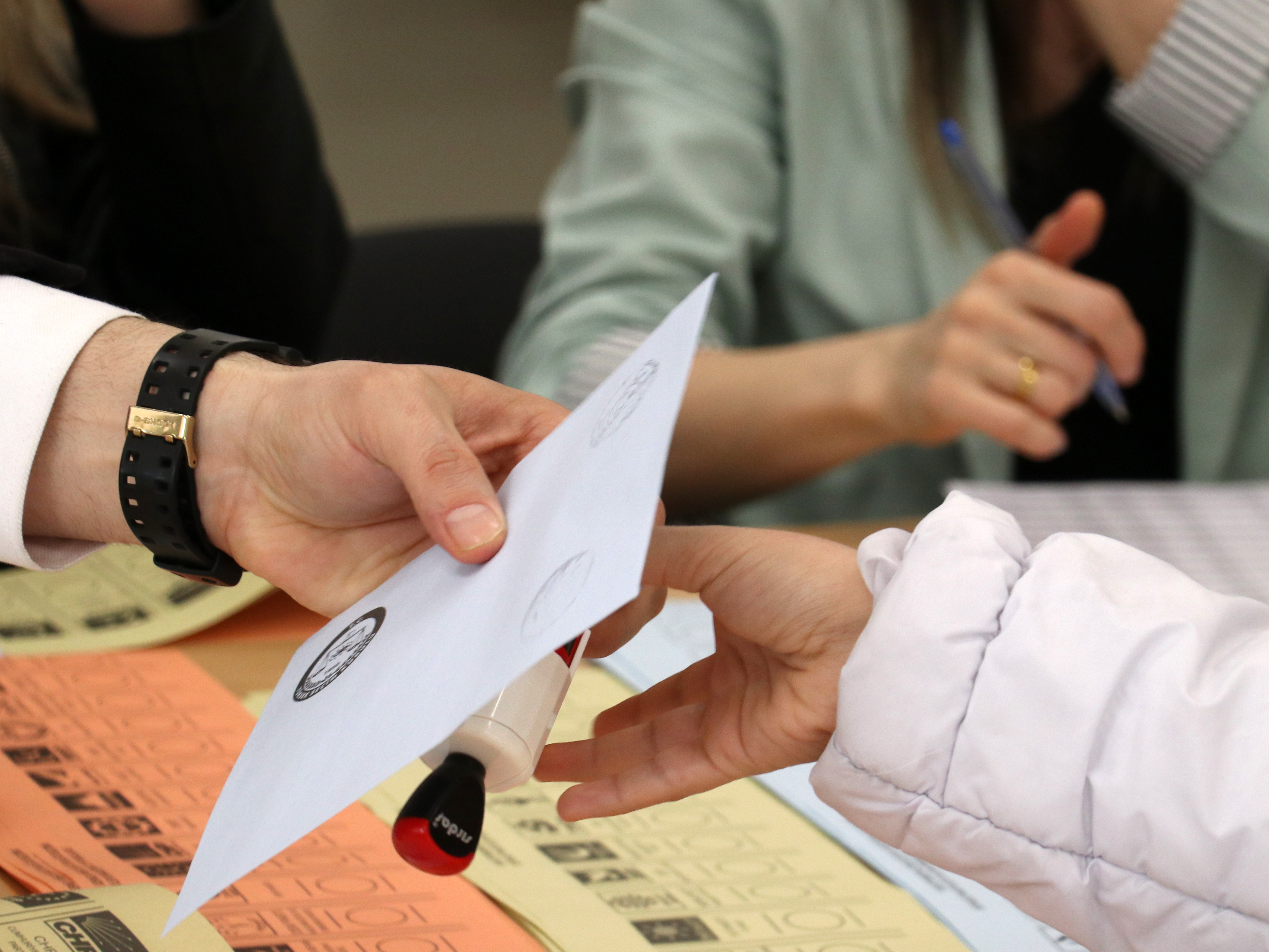 AK Parti'nin masasındaki son seçim anketi