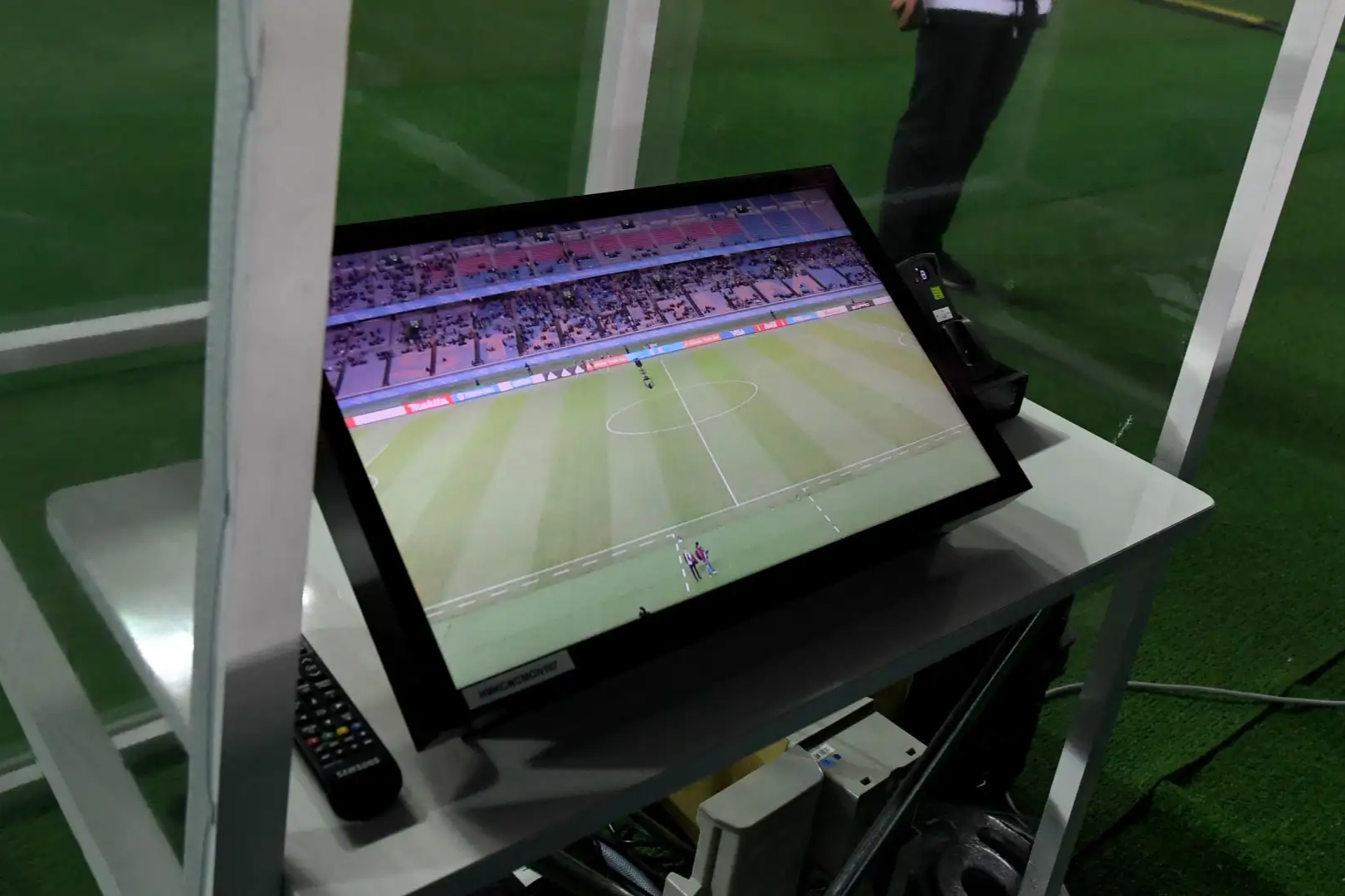 Süper Lig'de bu haftadan itibaren yabancı VAR hakemleri görev yapacak