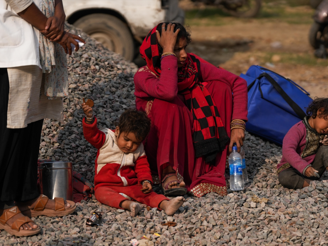 Hindistan’daki Maha Kumbh Mela festivalinde izdiham yaşandı