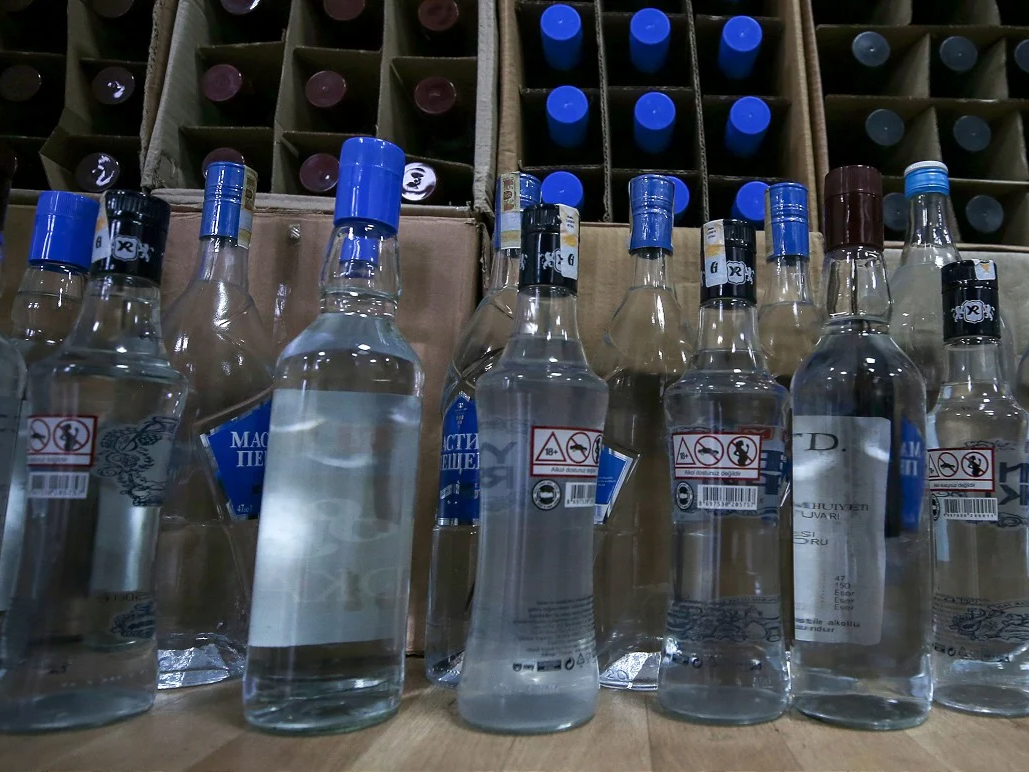 İstanbul'da sahte içki satan 8 şüpheliden 2'si tutuklandı