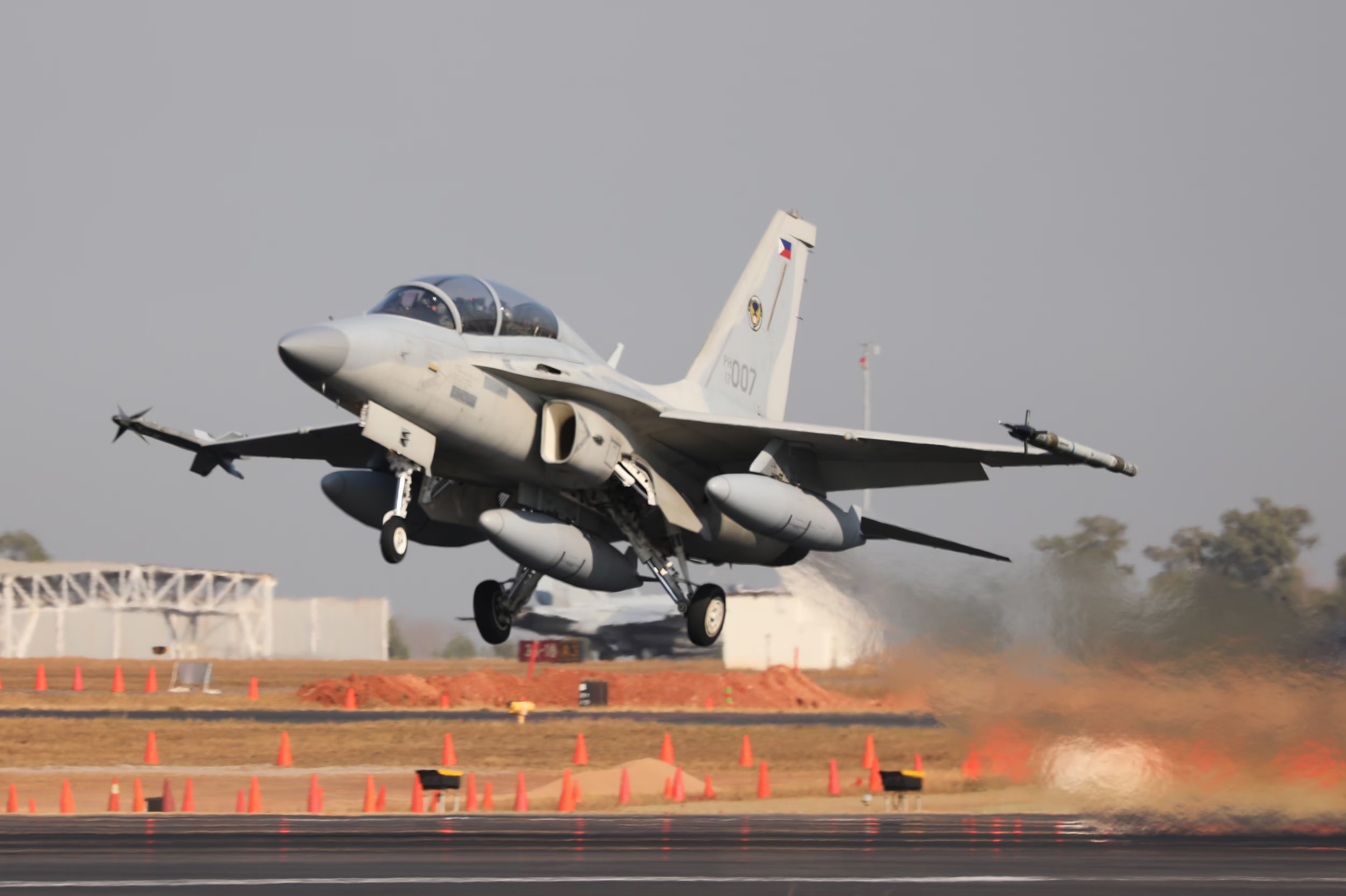 Filipinler askeri pozisyonunu güçlendiriyor