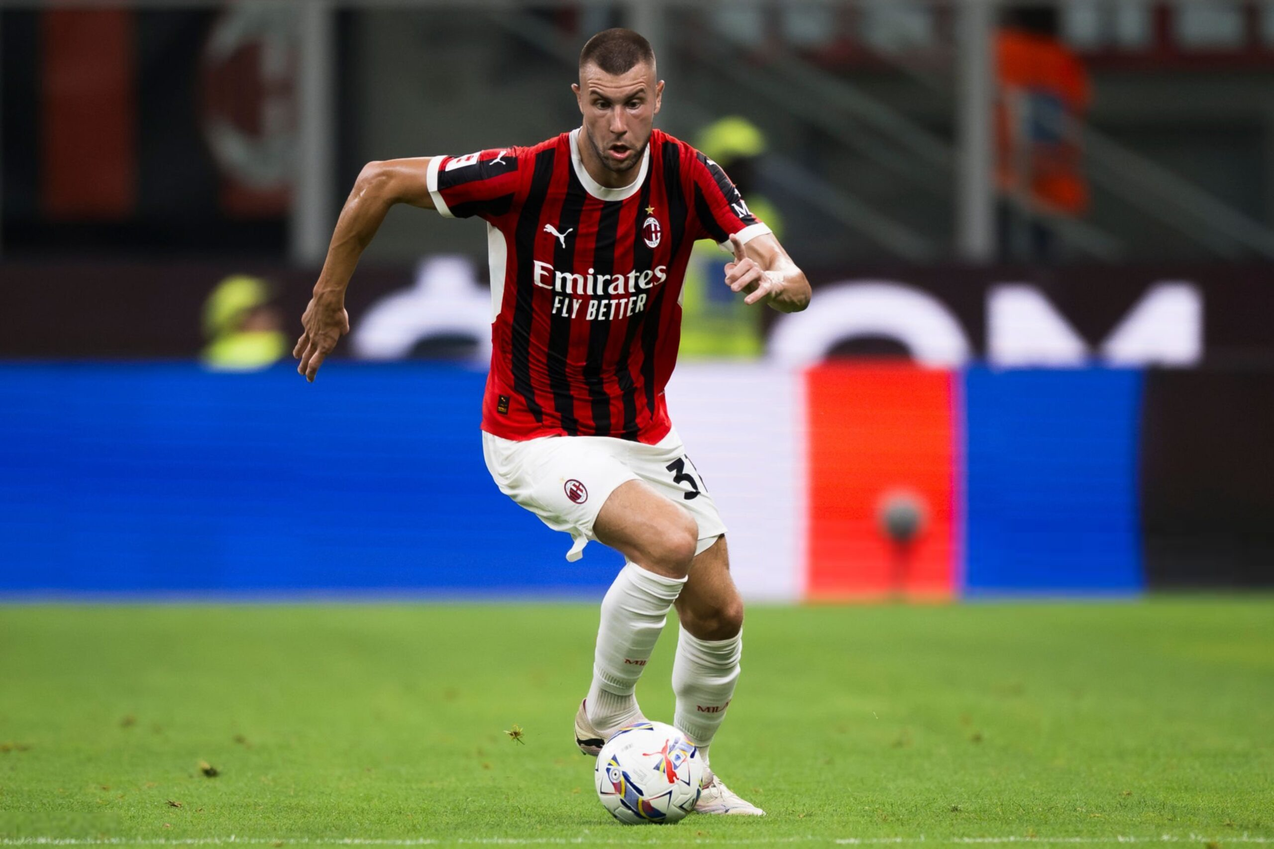 Fenerbahçe'nin stoper gündemindeki Pavlović kimdir?