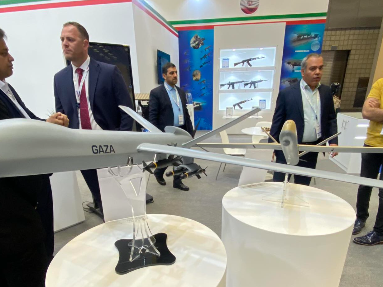 İran'ın yeni İHA'sı görücüye çıktı