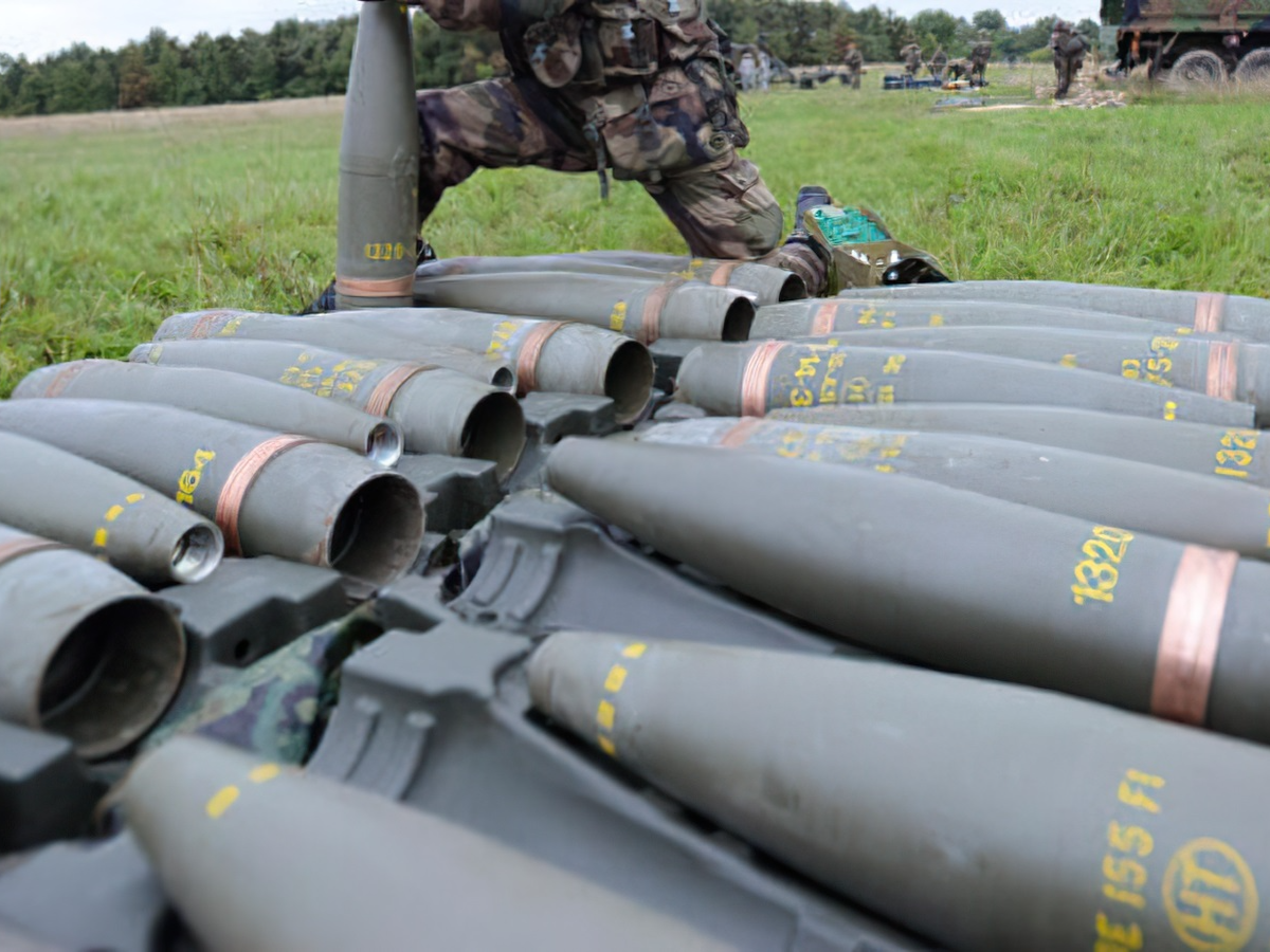 Fransa sivil sanayiyi silah üretimine dahil etmeyi planlıyor