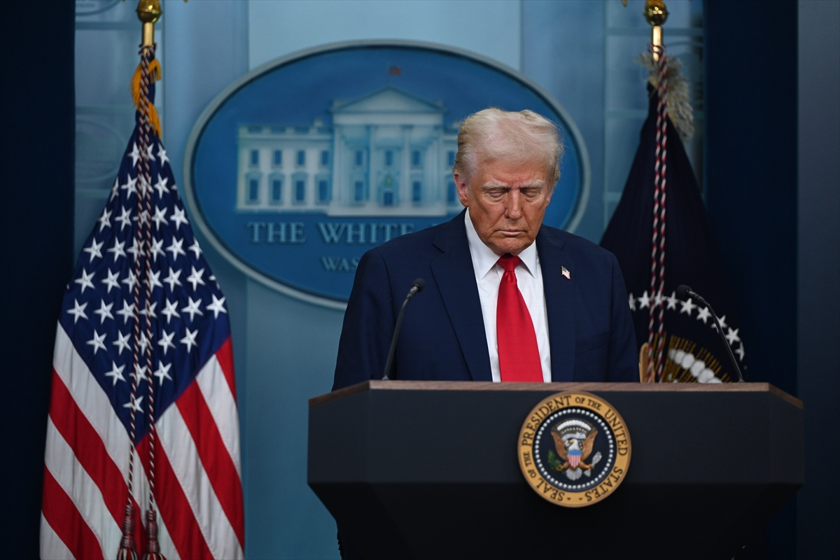 Trump açıkladı: Uçak ile helikopterin çarpıştığı kazada kurtulan yok