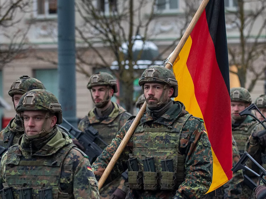 Almanya'dan 2.5 milyar avroluk silah siparişi