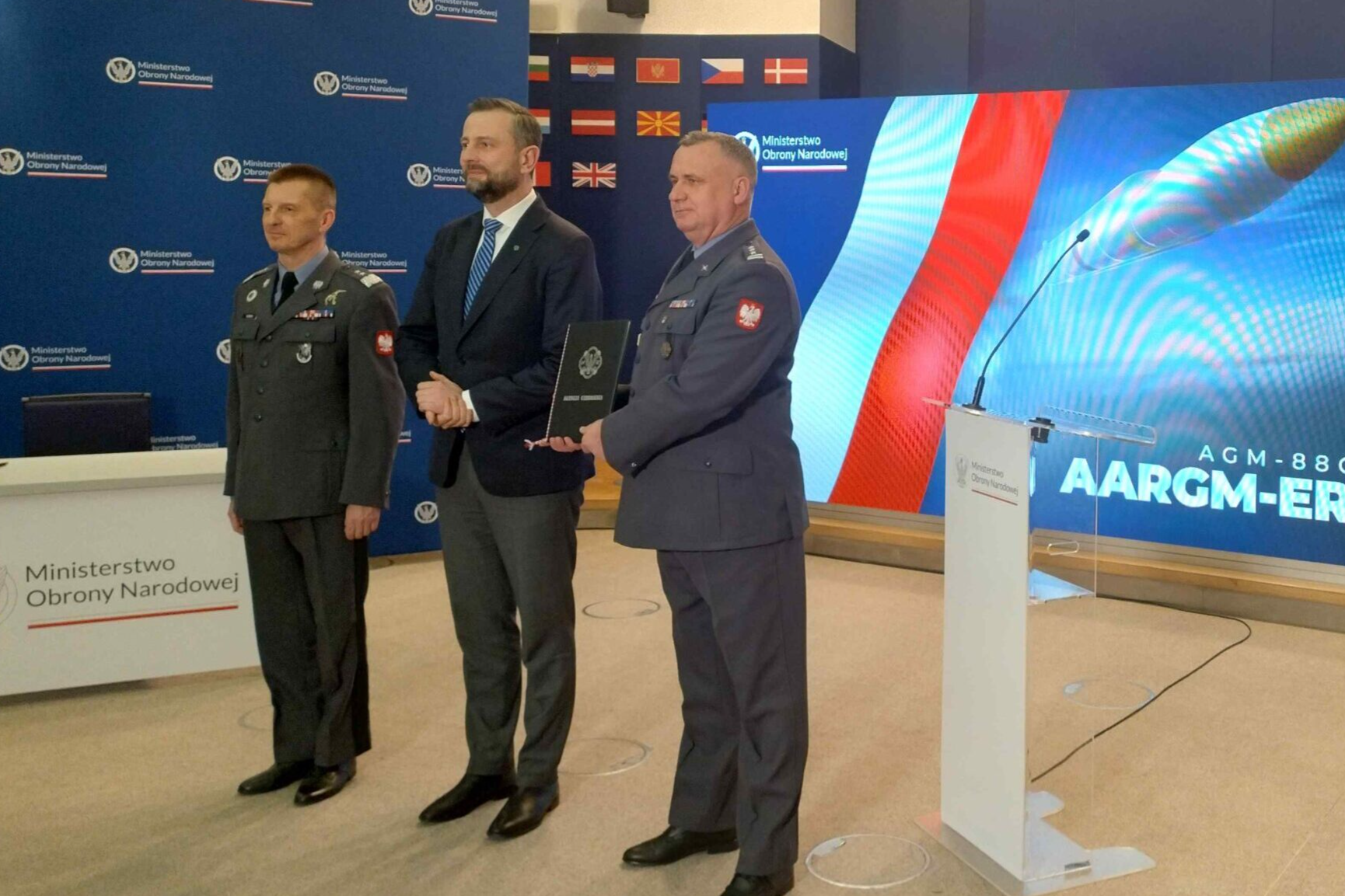 Polonya, ABD'den uzun menzilli füze satın alacak