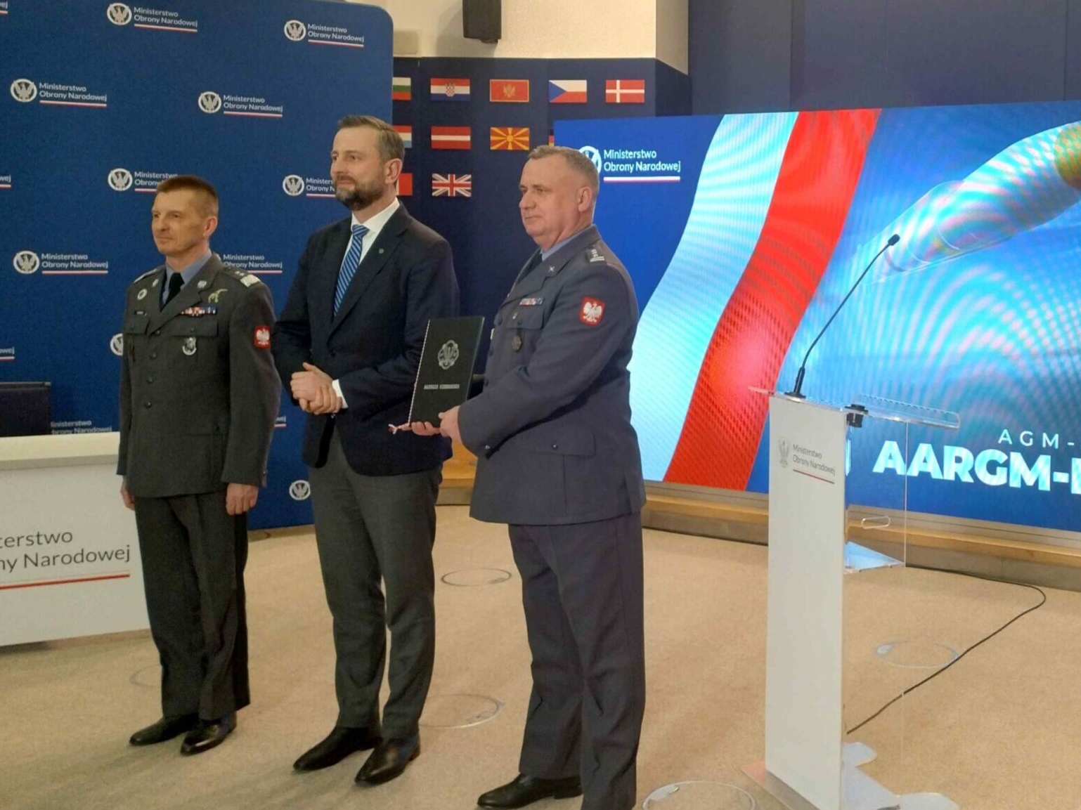 Polonya, ABD'den uzun menzilli füze satın alacak