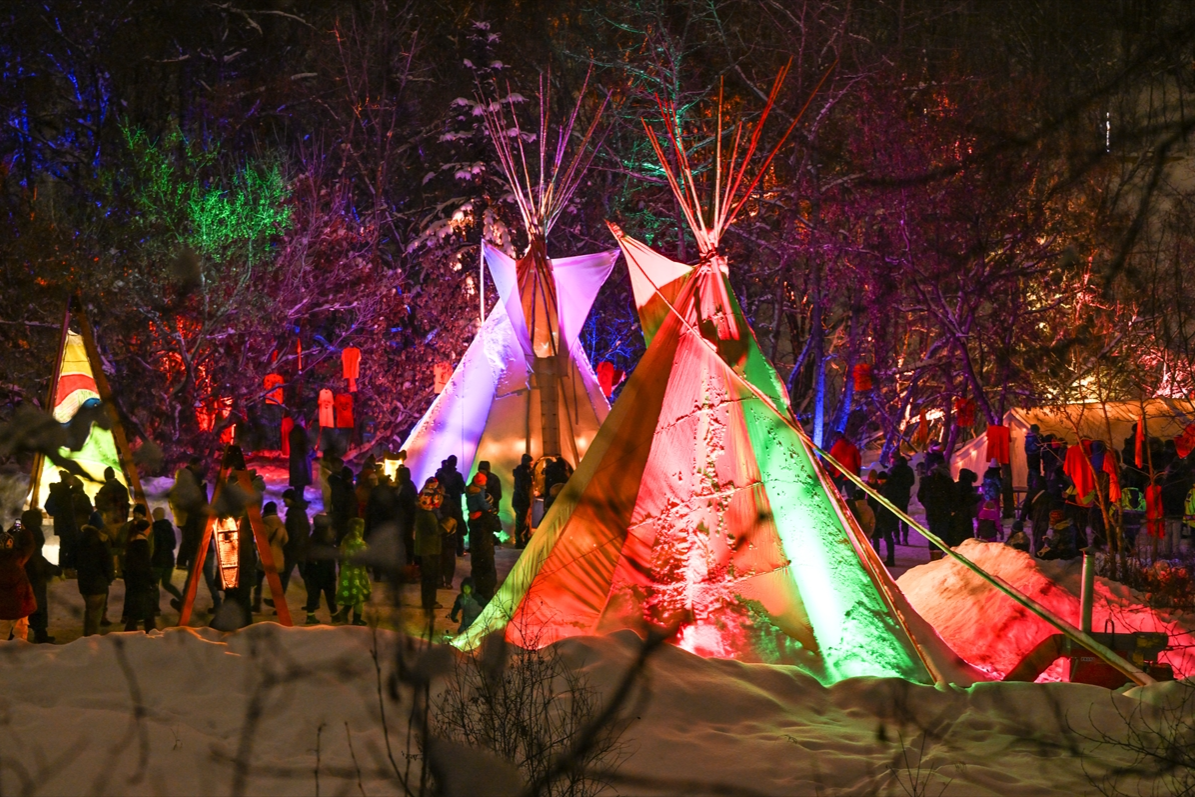 Milyonlarca renk bir arada! Kanada'da Uçan Kano Volant Festivali düzenlendi