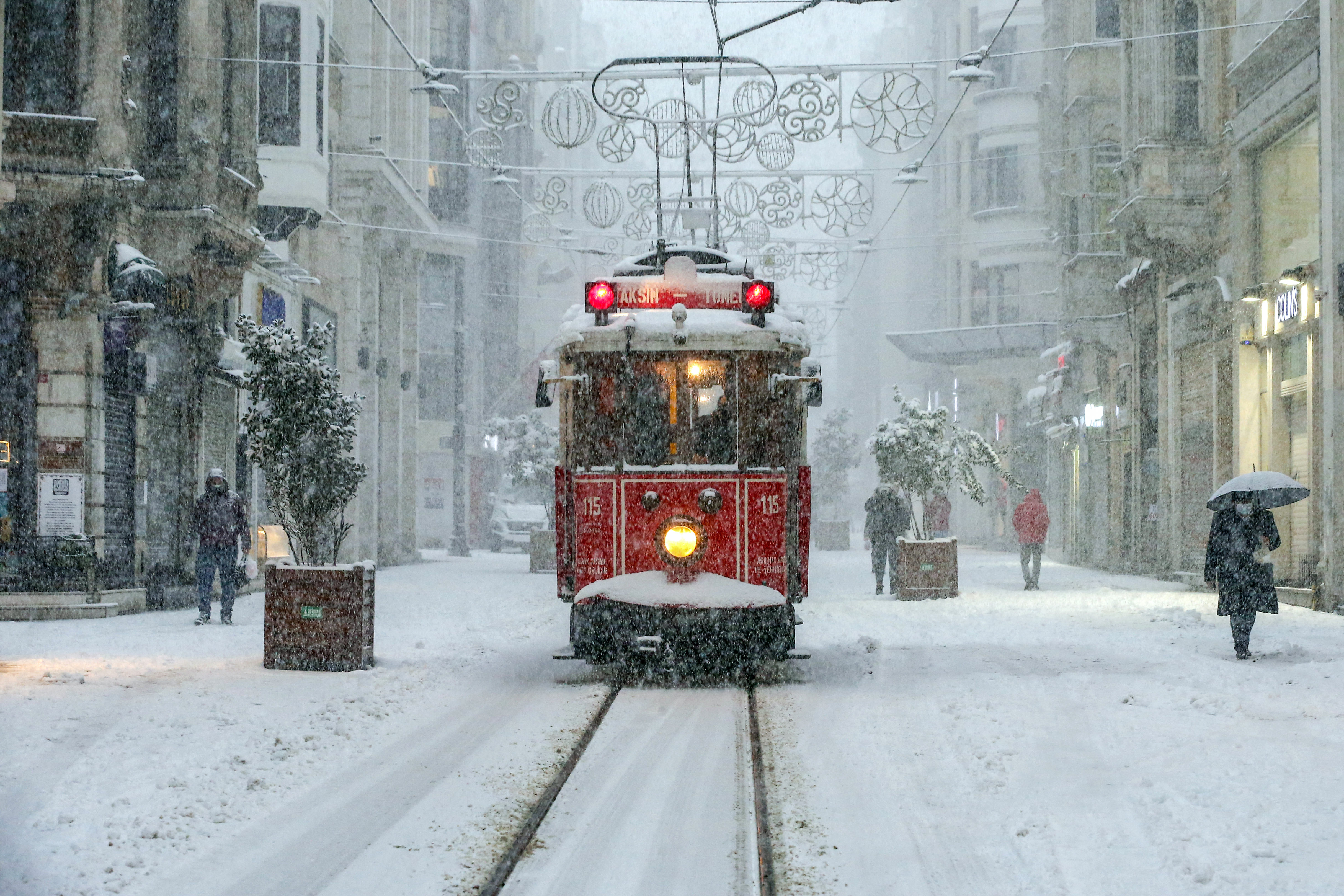 AKOM tarih verdi: İstanbul'a 5-6 Şubat'ta kar geliyor!