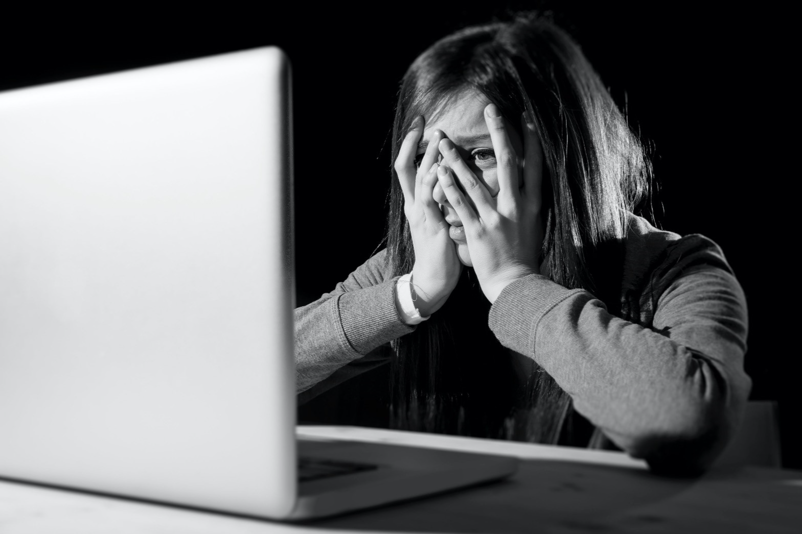 Siber zorbalık ve yasa dışı içeriklerle mücadelede 425 bin çağrı yanıtlandı