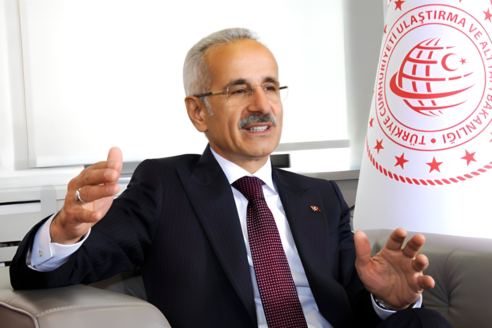 Bakan Uraloğlu canlı yayında açıkladı: Roblox ve Discord geri açılabilir