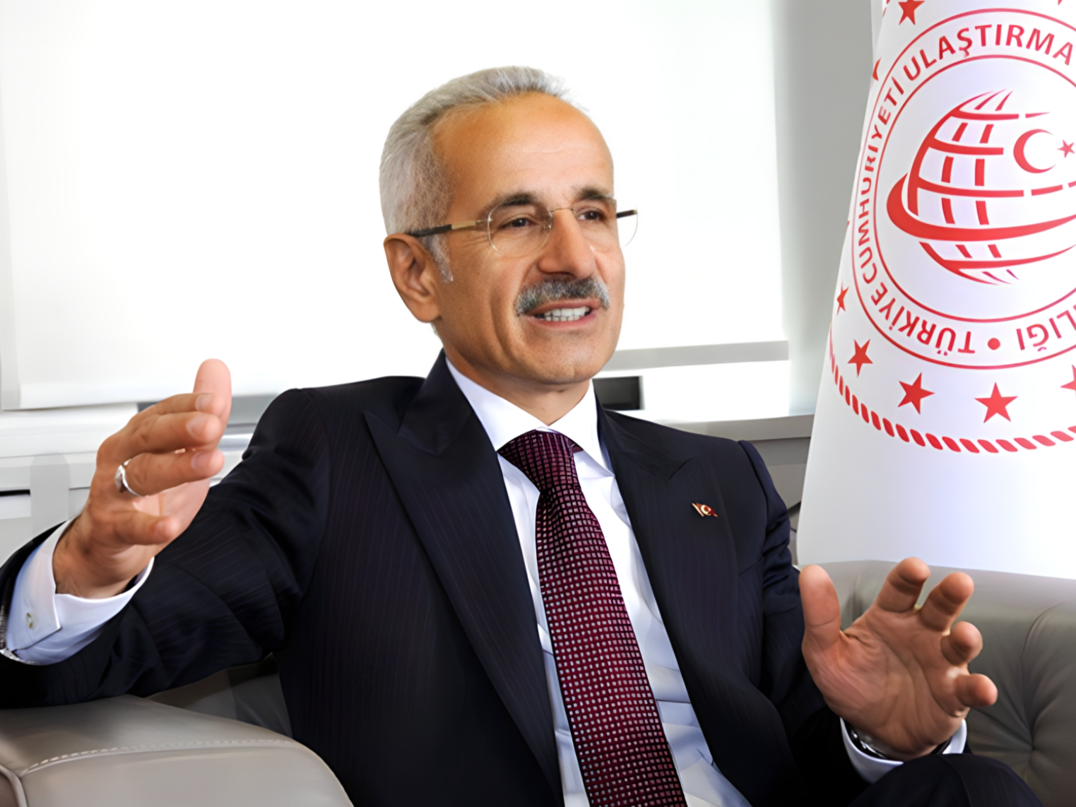 Bakan Uraloğlu canlı yayında açıkladı: Roblox ve Discord geri açılabilir