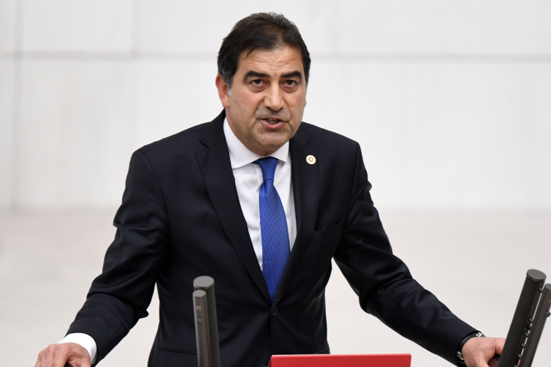 İYİ Parti’de deprem! Ünal Karaman istifa etti